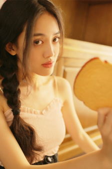 皮包上撒了乳液怎么办